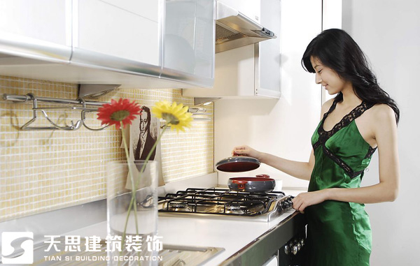 <a href=http://www.chinalianhe.com/anli/ target=_blank class=infotextkey>合肥工裝</a>公司