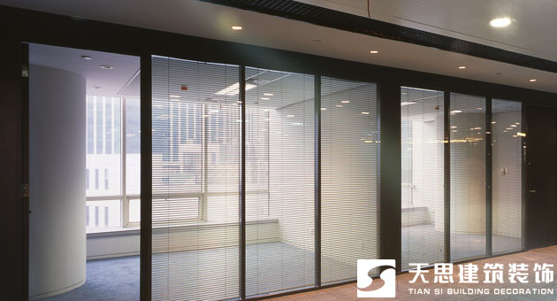 <a href=http://www.chinalianhe.com/ target=_blank class=infotextkey>合肥辦公室裝修</a>玻璃